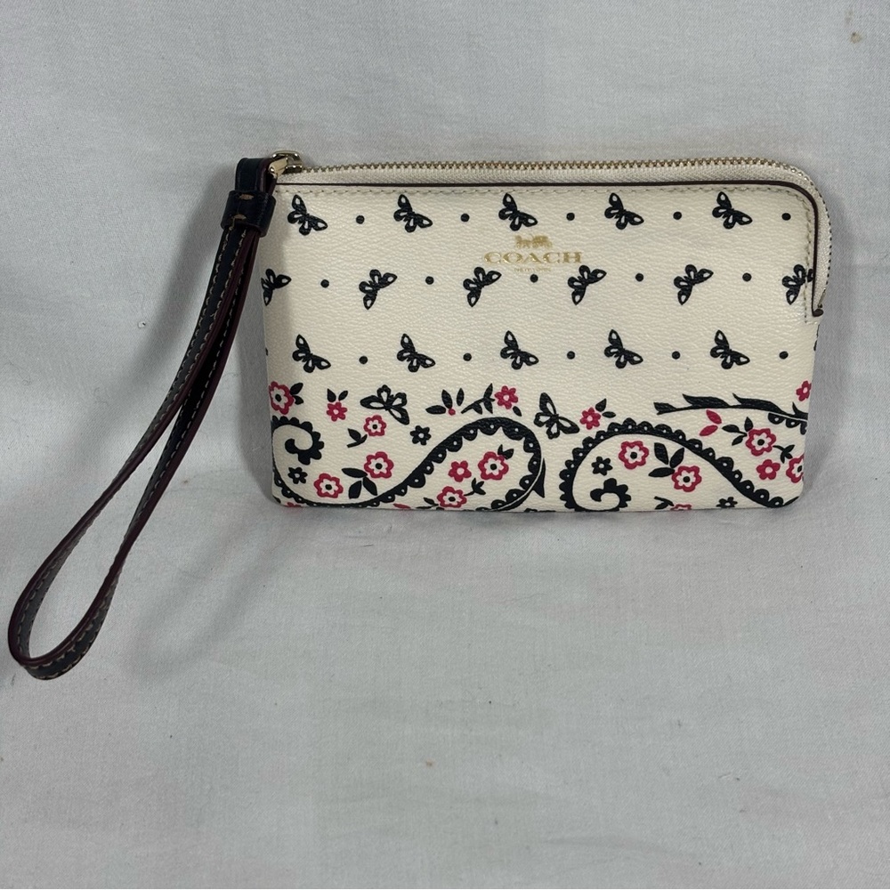 Coach Wristlet Wallet Butterfly Bandana White Black Magenta Flowers Cardholder